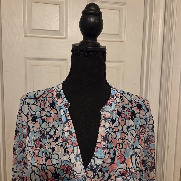 NWT Kut from the Kloth Floral Blouse - Blue and Pink - Picture 2 of 6